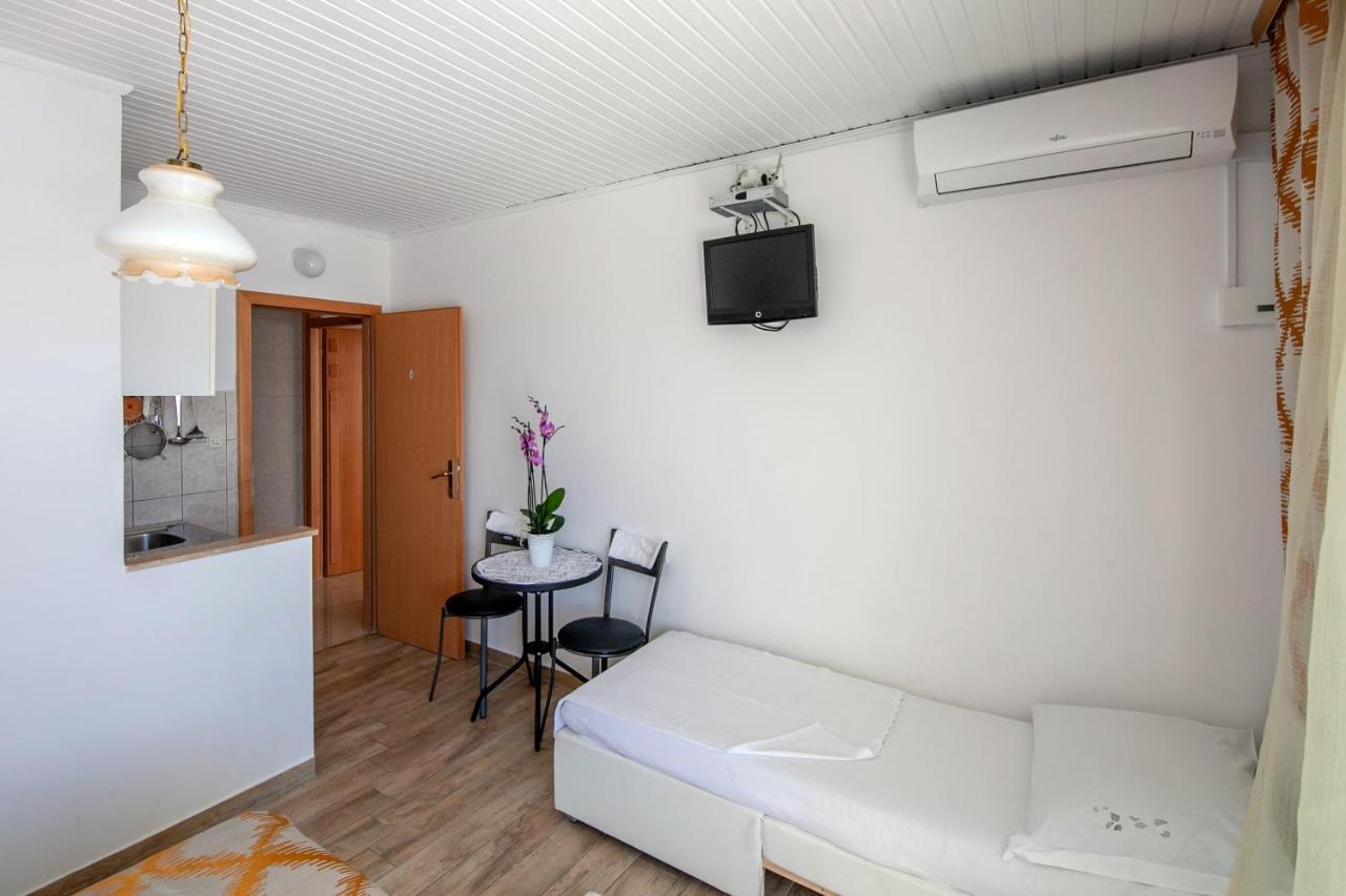 Apartments By The Sea Duce, Omis - 2992 Dugi Rat Buitenkant foto