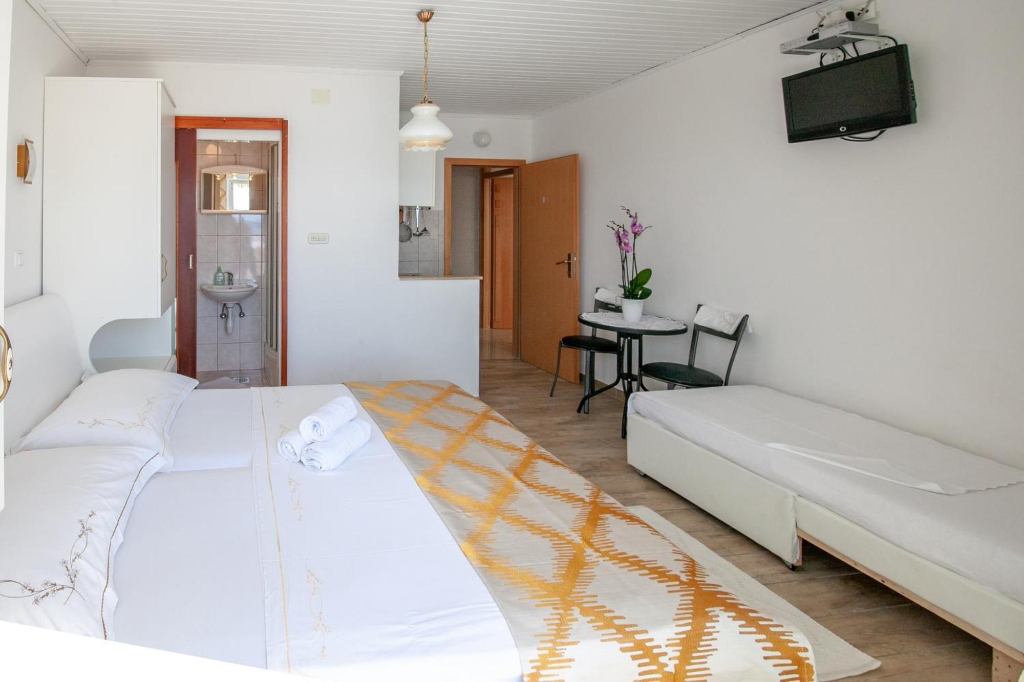 Apartments By The Sea Duce, Omis - 2992 Dugi Rat Kamer foto