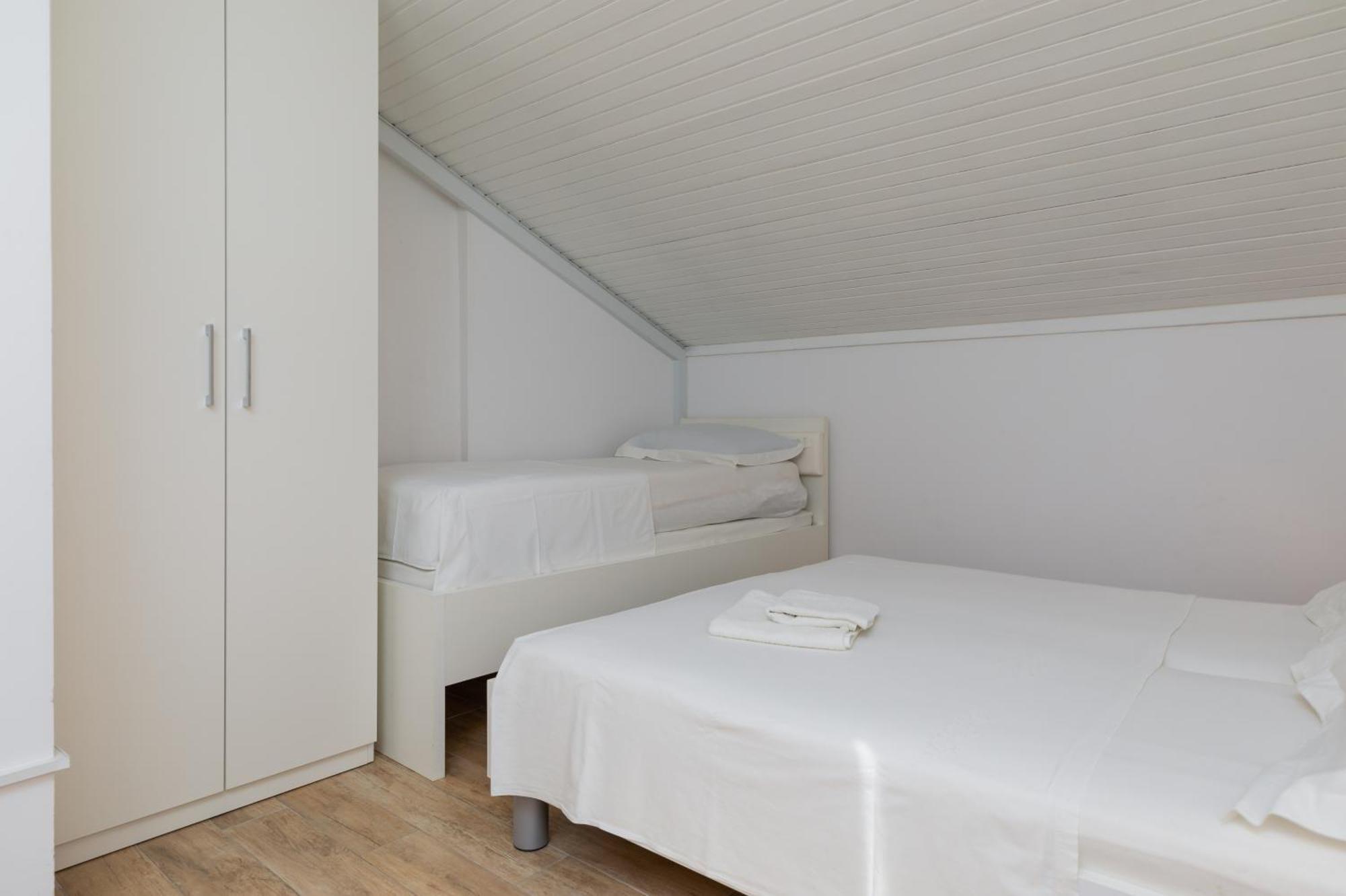 Apartments By The Sea Duce, Omis - 2992 Dugi Rat Kamer foto